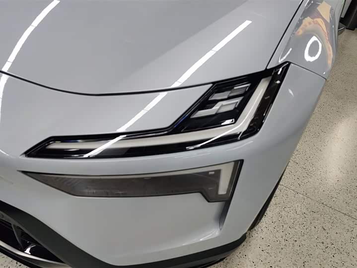 Polestar 4 2023 2023款 单电机标准续航PLUS