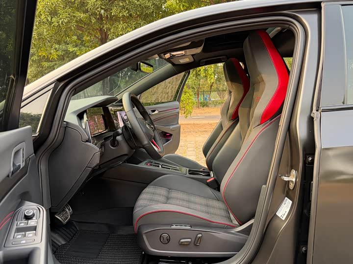 Volkswagen Golf GTI 2023 2023款 380TSI DSG GTI