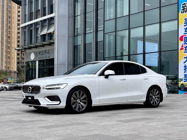 Volvo S60 Hybrid 2022 2022款 改款 T8 E驱混动 四驱智逸豪华版