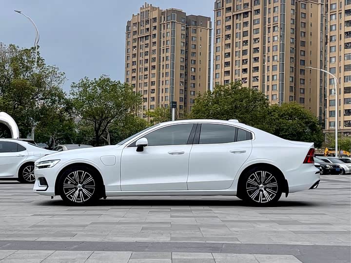 Volvo S60 Hybrid 2022 2022款 改款 T8 E驱混动 四驱智逸豪华版