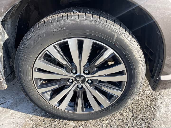 Mitsubishi Outlander 2021 2021款 改款 2.0L 两驱畅享版 5座