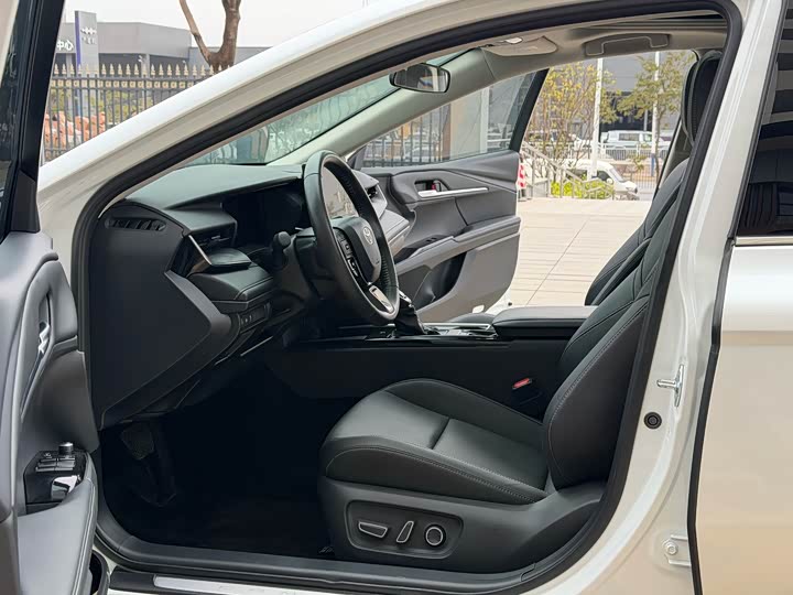 Toyota Camry 2024 2024款 双擎 2.0HGVP 豪华版