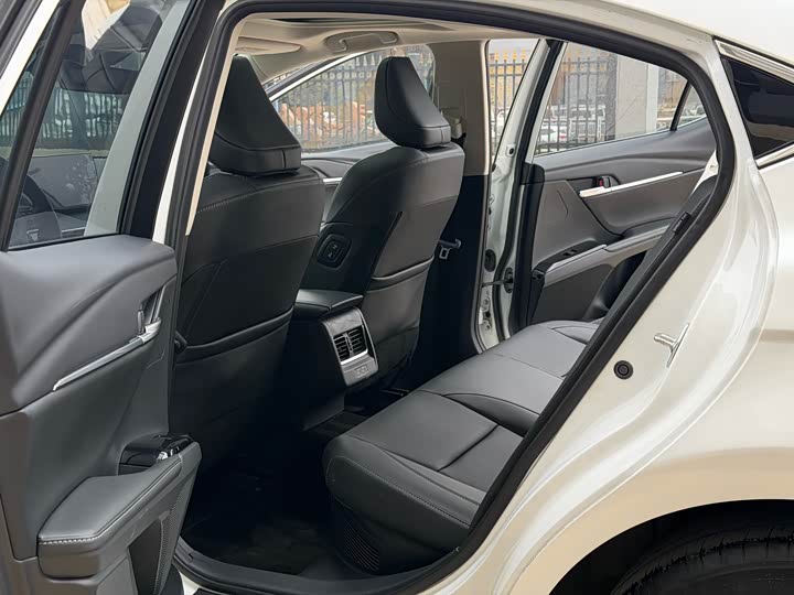 Toyota Camry 2024 2024款 双擎 2.0HGVP 豪华版