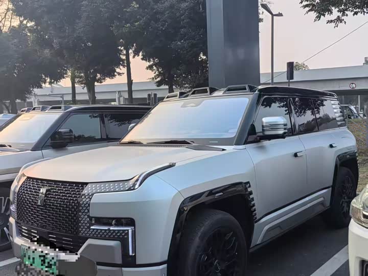 BYD Yangwang U8 2023 2023款 豪华版