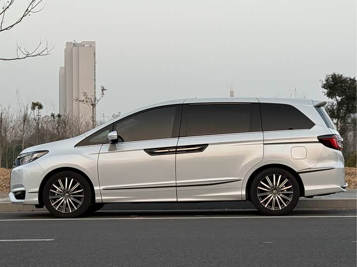 Honda Elysion 2024 2024款 2.0L e:HEV 豪华版