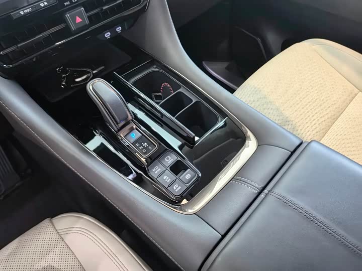 Toyota Alphard 2024 2024款 双擎 2.5L 臻享版