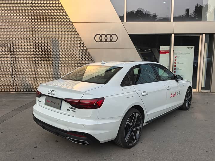Audi A4L 2024 2024款 40 TFSI 豪华动感型