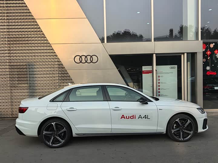 Audi A4L 2024 2024款 40 TFSI 豪华动感型