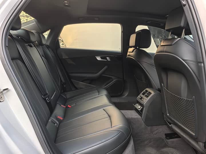 Audi A4L 2024 2024款 40 TFSI 豪华动感型