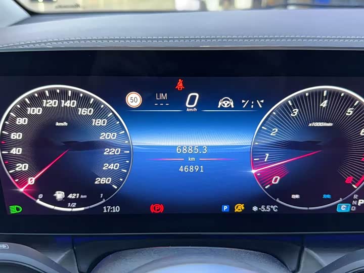 Mercedes-Benz V-Class 2024 2024款 V 300 L 长轴距尊贵版