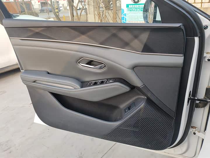 BYD Qin L 2025 2025款 DM-i 智驾版 120KM领先型