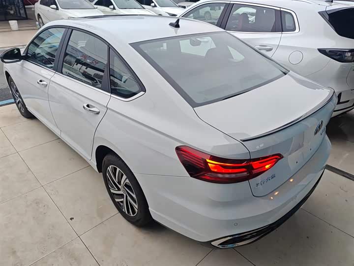 Volkswagen Lavida 2024 2024款 300TSI DSG星空领先版