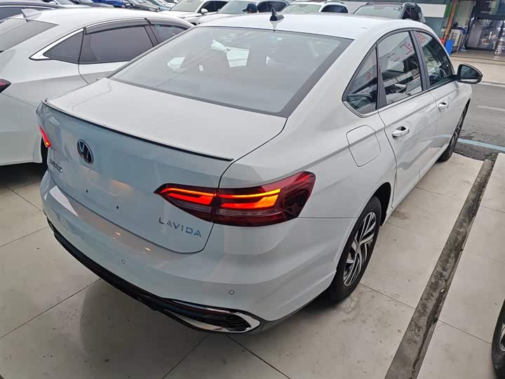 Volkswagen Lavida 2024 2024款 300TSI DSG星空领先版