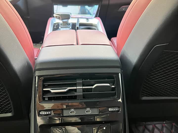 Audi Q6 2023 2023款 45 TFSI quattro 齐云型 飞骑套装