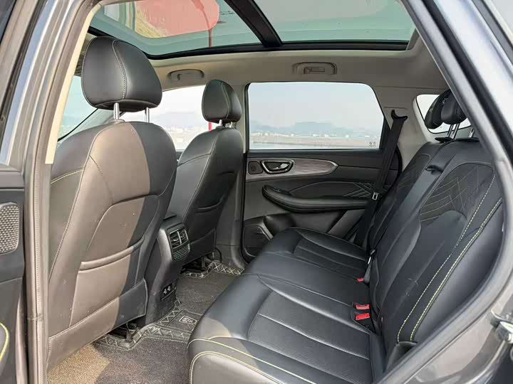 Roewe RX5 2023 2023款 PLUS 330TGI 自动领潮智臻版