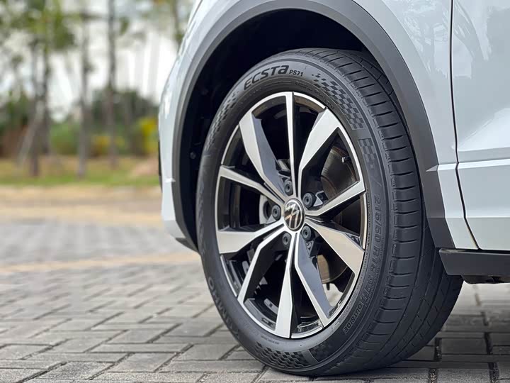 Volkswagen T-Roc 2023 2023款 300TSI DSG两驱辰光版