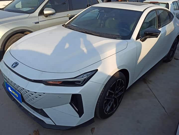 Changan UNI-V Hybrid 2024 2024款 蓝鲸智电iDD 136km 智酷型