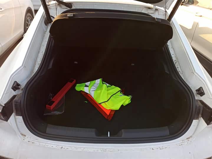 Changan UNI-V Hybrid 2024 2024款 蓝鲸智电iDD 136km 智酷型