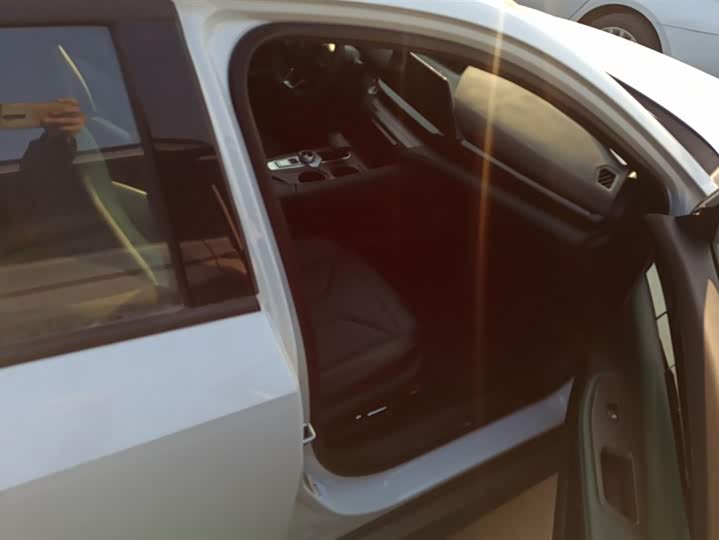 Changan UNI-V Hybrid 2024 2024款 蓝鲸智电iDD 136km 智酷型