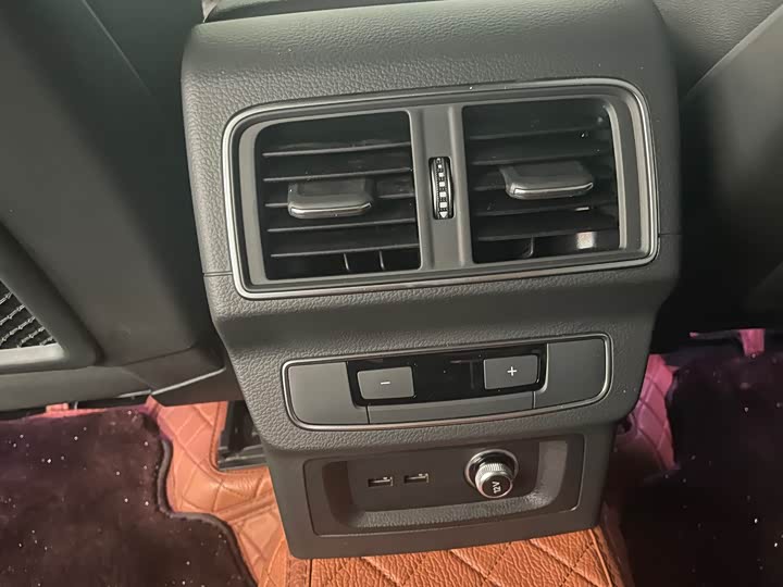 Audi Q5L Sportback 2023 2023款 40 TFSI 冰雪运动版