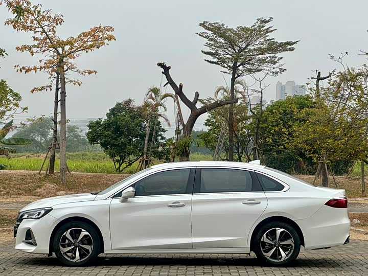 GAC Trumpchi GA6 2019 2019款 270T 自动豪华版