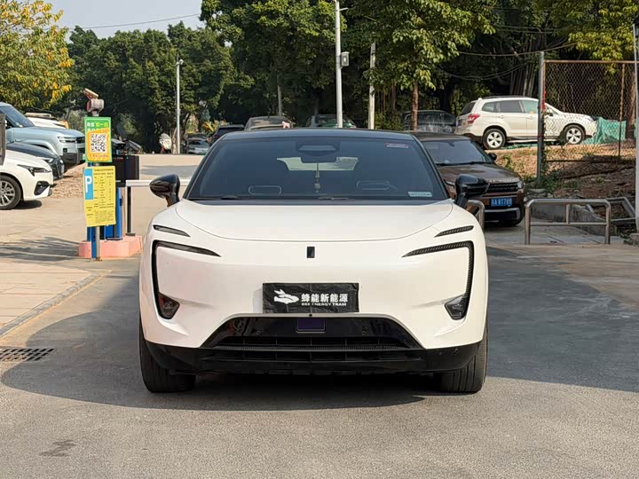 Avatr 11 2023 2023款 鸿蒙 90度 四驱版