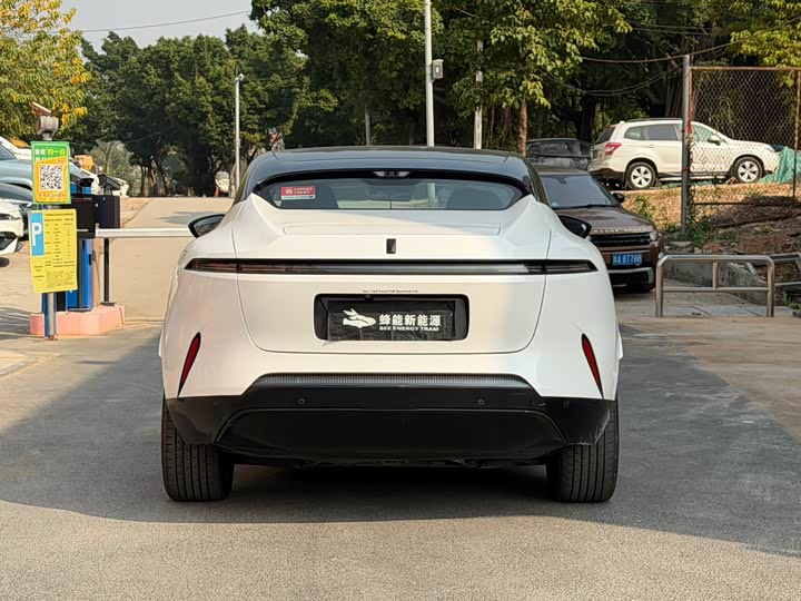 Avatr 11 2023 2023款 鸿蒙 90度 四驱版