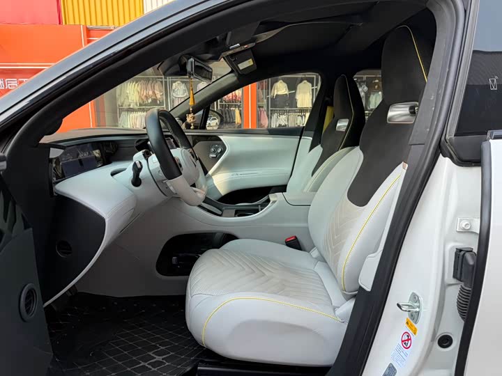 Avatr 11 2023 2023款 鸿蒙 90度 四驱版