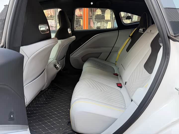 Avatr 11 2023 2023款 鸿蒙 90度 四驱版