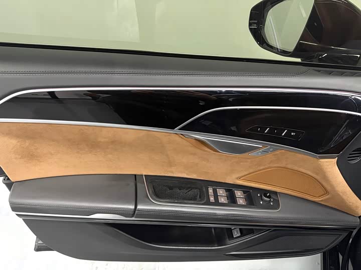 Audi A8 Hybrid 2022 2022款 A8L 60 TFSIe quattro 典藏版