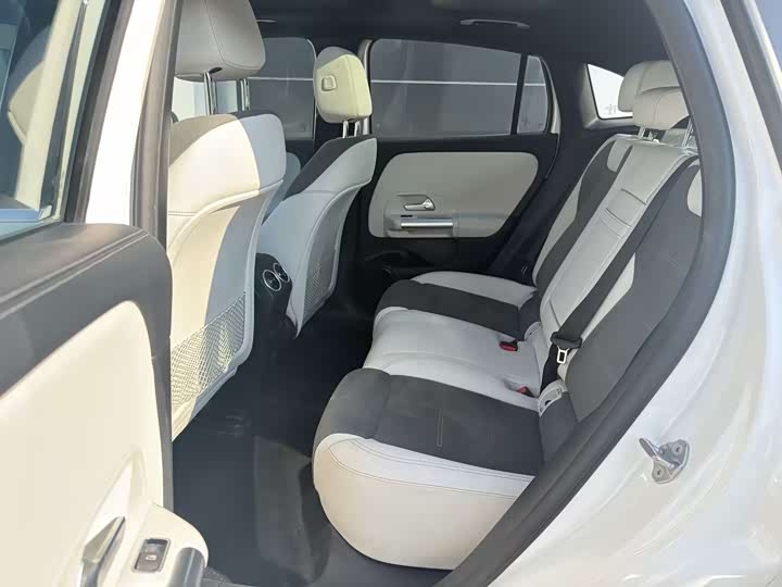 Mercedes-Benz EQA 2022 2022款 EQA 300 4MATIC 首发特别版