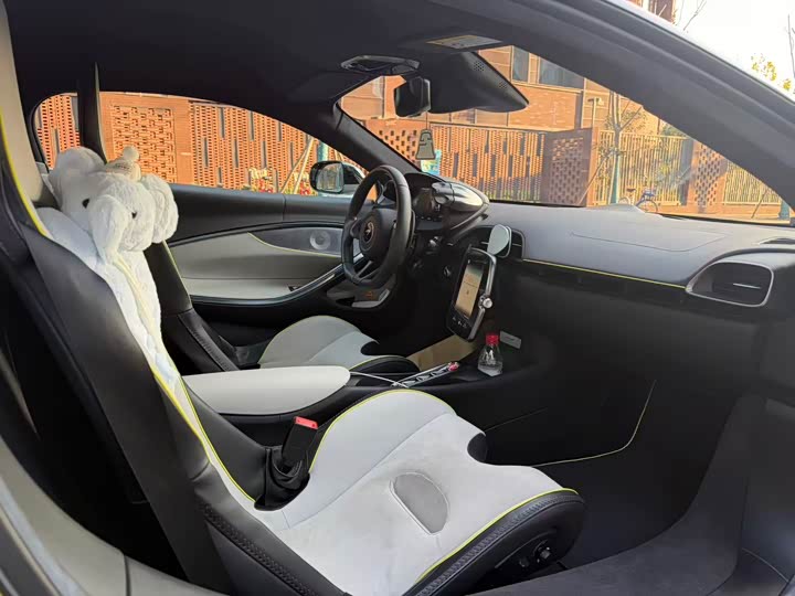 McLaren Artura 2023 2023款 3.0T Hybrid 标准型