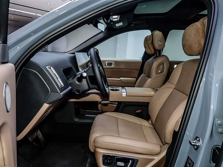 LiXiang L8 2025 2025款 Pro 智能焕新版