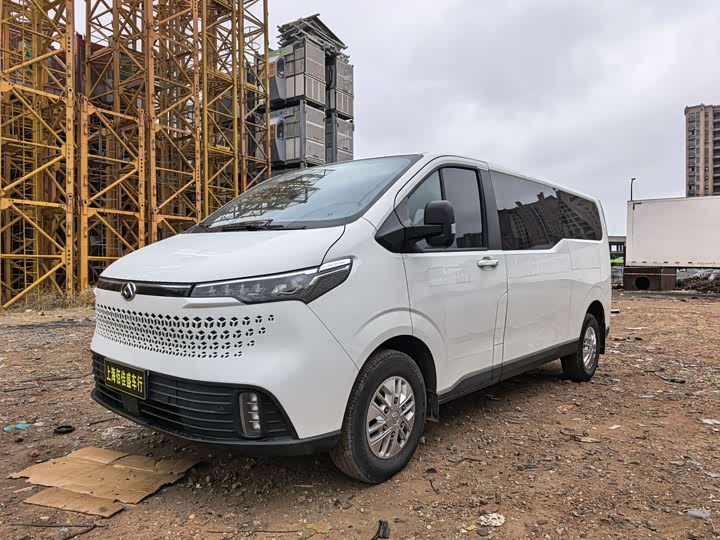 Maxus V70 2023 2023款 2.0T 精英版 自动长轴低顶 6/7座