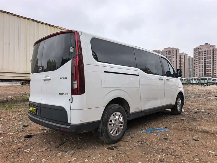 Maxus V70 2023 2023款 2.0T 精英版 自动长轴低顶 6/7座