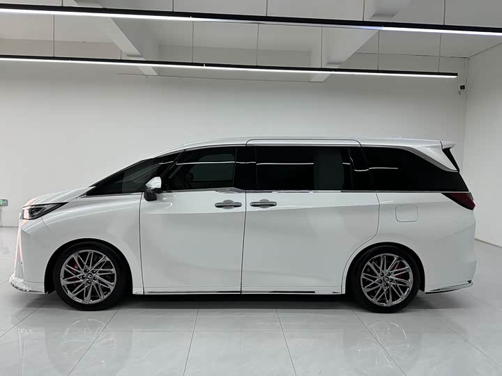 Lexus LM 2025 2025款 500h 六座尊崇版