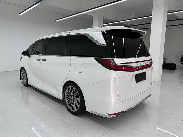 Lexus LM 2025 2025款 500h 六座尊崇版