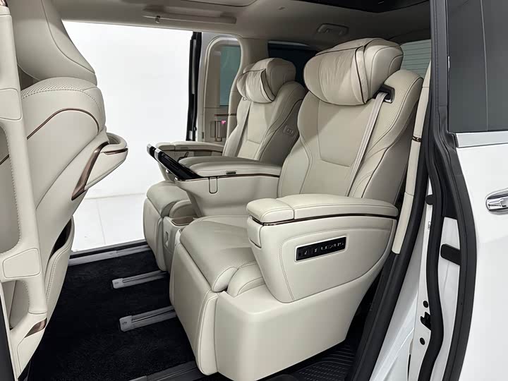 Lexus LM 2025 2025款 500h 六座尊崇版