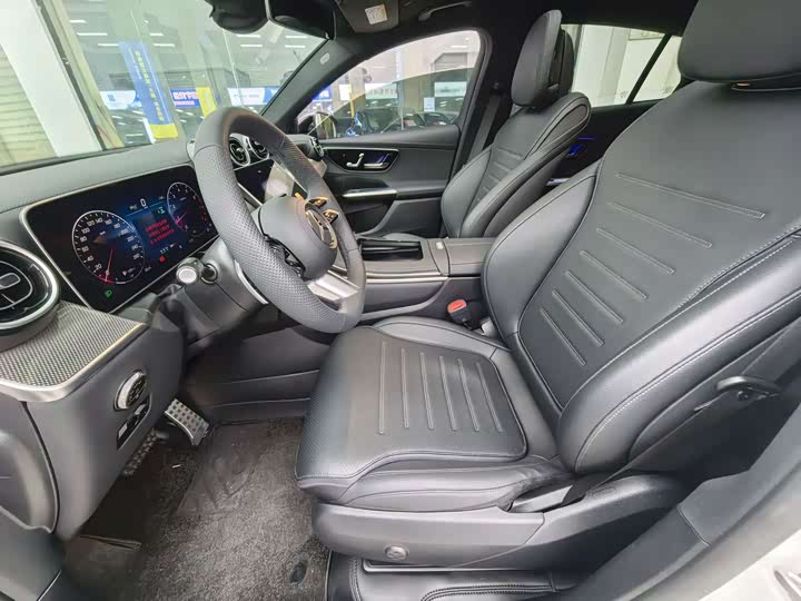 Mercedes-Benz GLC-Class Coupe 2025 2025款 改款 GLC 260 4MATIC 轿跑SUV