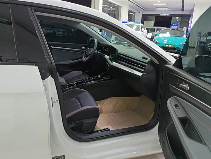 Volkswagen Lamando L 2025 2025款 凌渡L 280TSI DSG炫辣版