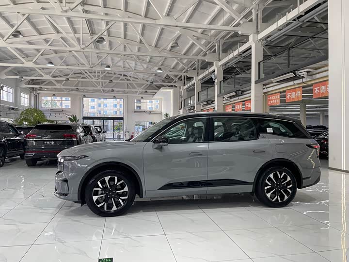 Ford Edge 2025 2025款 锐界L 2.0T EcoBoost E混动四驱七座至尊型