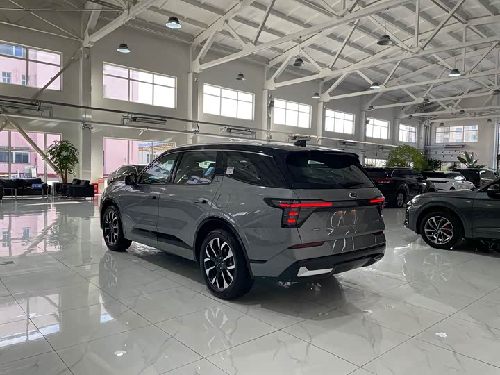 Ford Edge 2025 2025款 锐界L 2.0T EcoBoost E混动四驱七座至尊型