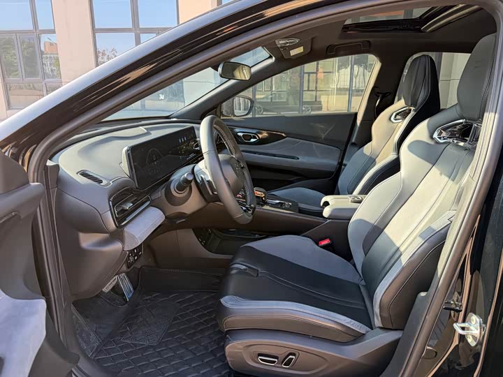 GAC Trumpchi Empow R 2024 2024款 400T 自动 影豹R PRO版