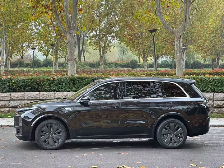 LiXiang L8 2025 2025款 Pro 智能焕新版