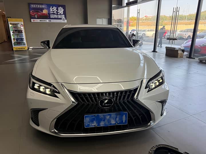 Lexus ES 2025 2025款 300h 臻享版