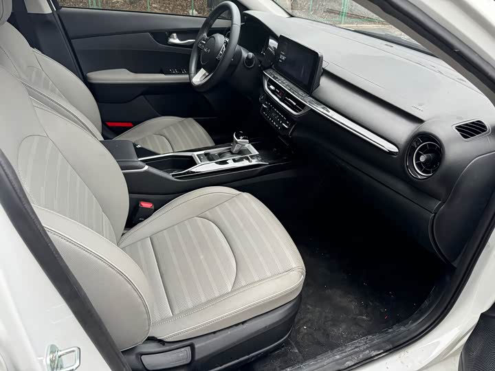 Kia K3 2024 2024款 1.5L CVT舒适优享版