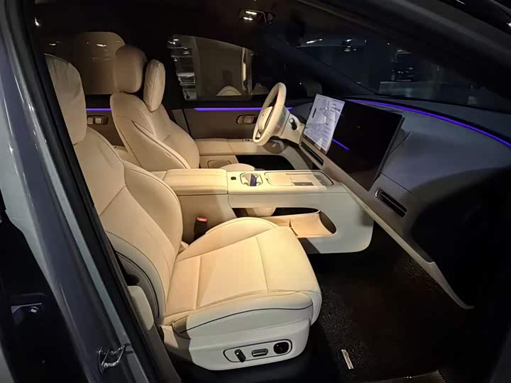 LiXiang i6 2025 2025款 两驱标准版