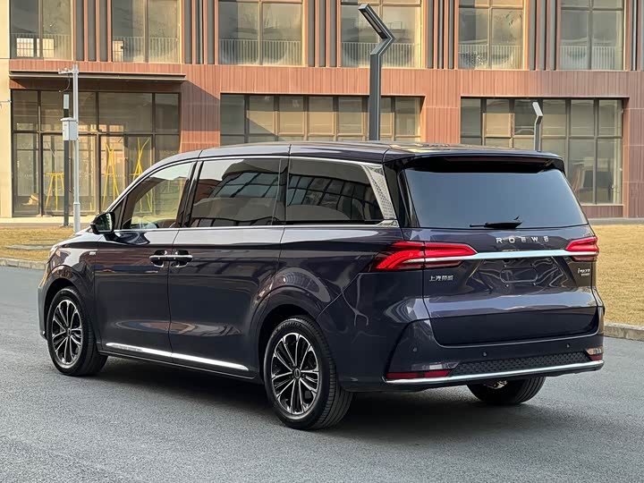 Roewe iMax 8 2022 2022款 400TGI 尊荣版