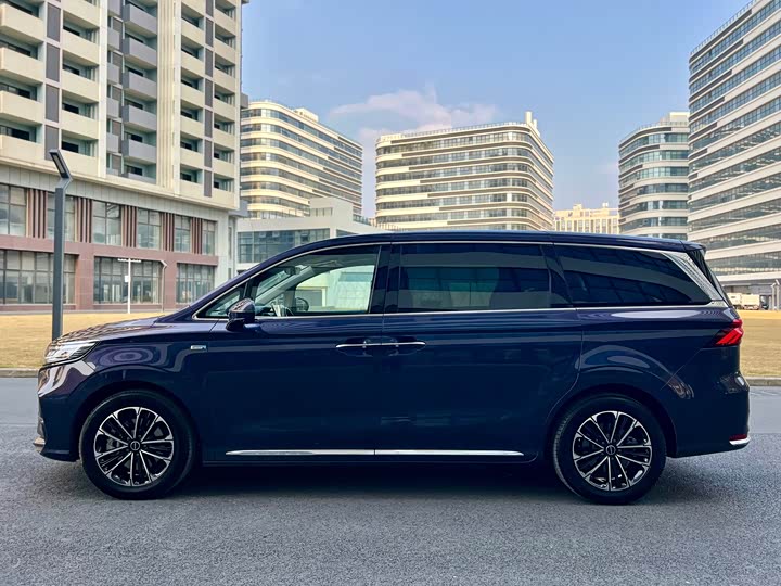 Roewe iMax 8 2022 2022款 400TGI 尊荣版