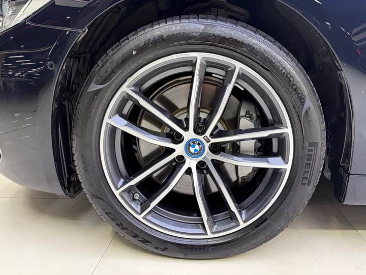 BMW 5 Series Hybrid 2022 2022款 改款 535Le M运动套装